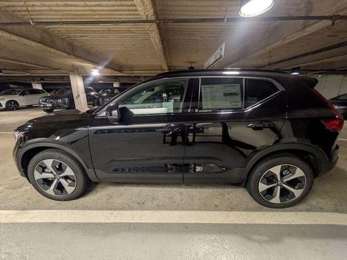 2026 Volvo XC40 B4 Core