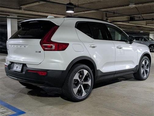 2026 Volvo XC40 B5 Plus