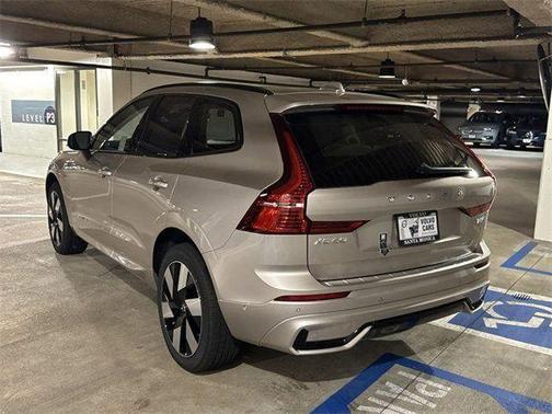 2025 Volvo XC60 Plug-In Hybrid T8 Plus