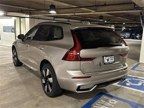 2025 Volvo XC60 Plug-In Hybrid T8 Plus