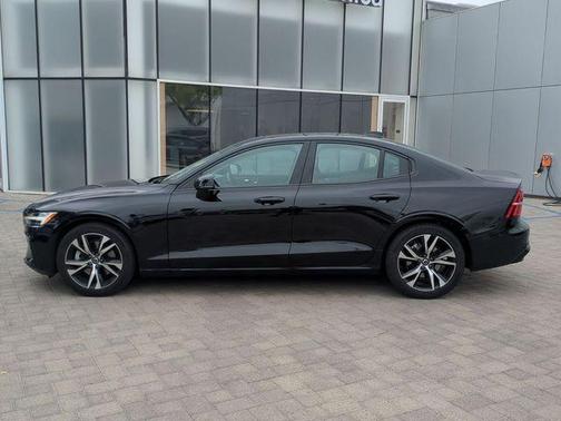 2025 Volvo S60 B5 Plus
