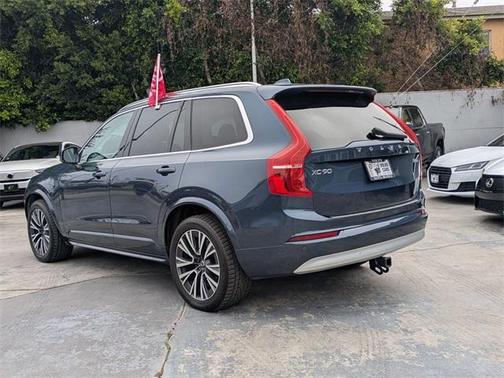 2022 Volvo XC90 T6 Momentum 7 Passenger