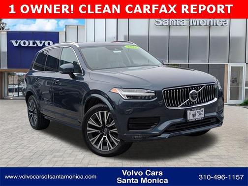 2022 Volvo XC90 T6 Momentum 7 Passenger