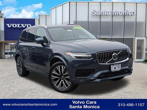 2022 Volvo XC90 T6 Momentum 7 Passenger