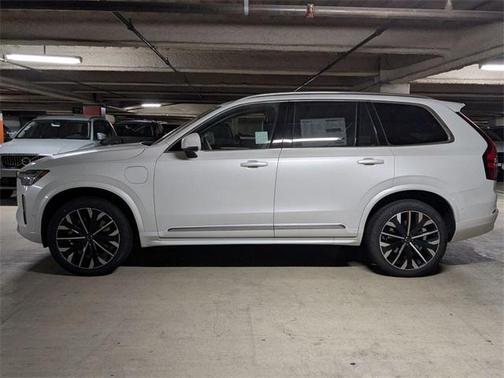 2025 Volvo XC90 Plug-In Hybrid T8 Ultra 7-Seater