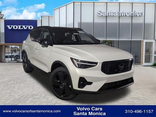 2026 Volvo XC40 B5 Ultra Black Edition