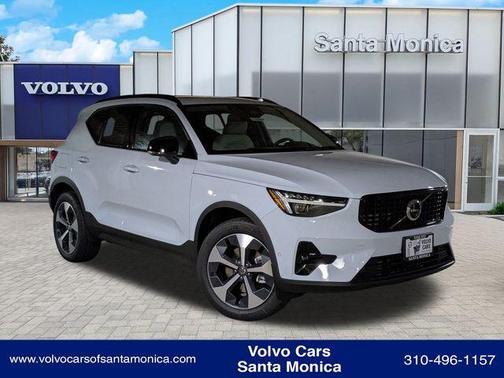 2026 Volvo XC40 B5 Plus