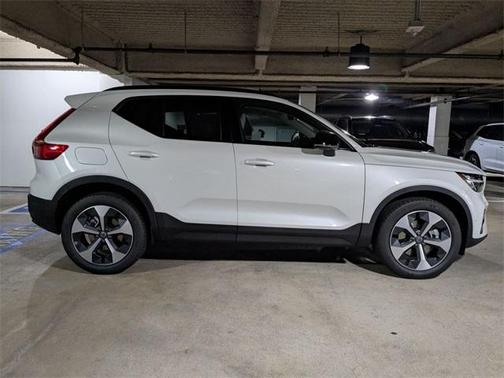 2026 Volvo XC40 B5 Plus