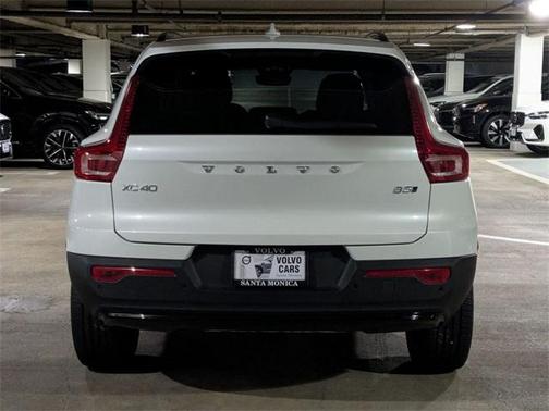 2026 Volvo XC40 B5 Plus