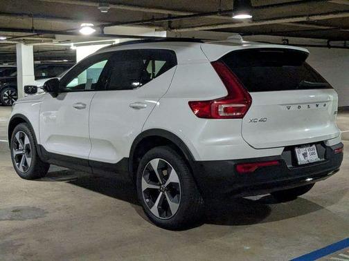 2026 Volvo XC40 B5 Plus
