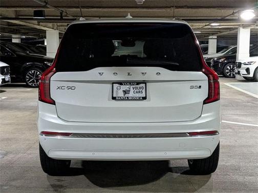 2026 Volvo XC90 B5 Core
