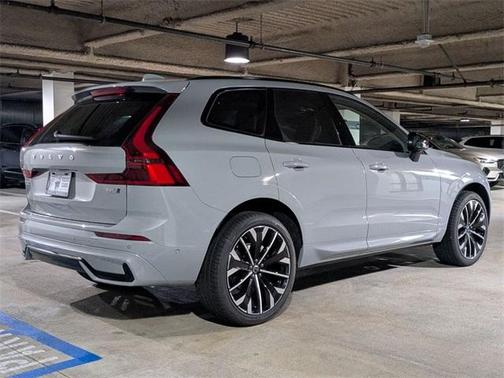 2026 Volvo XC60 B5 Ultra
