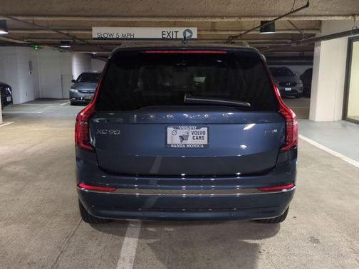 Denim Blue Metallic 2026 Volvo XC90 Plug-In Hybrid T8 Ultra 7-Seater