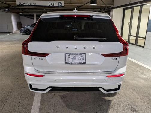 2026 Volvo XC60 B5 Plus