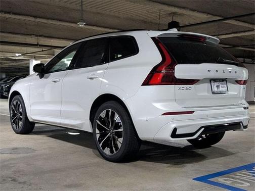2026 Volvo XC60 B5 Plus