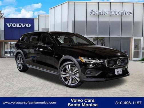2026 Volvo V60 Cross Country B5 Plus