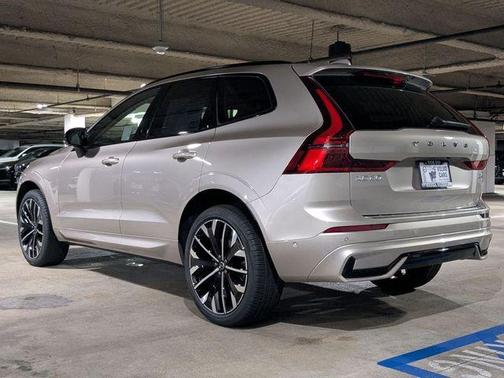 2026 Volvo XC60 B5 Ultra