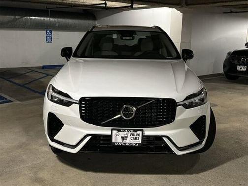 2025 Volvo XC60 Plug-In Hybrid T8 Plus