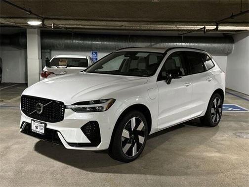 2025 Volvo XC60 Plug-In Hybrid T8 Plus