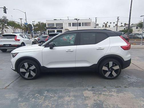 Crystal White 2023 Volvo XC40 Recharge Pure Electric Twin Plus