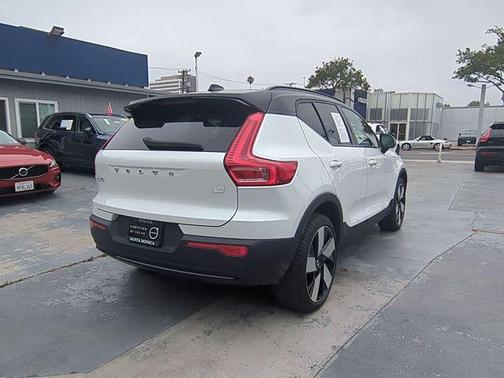 Crystal White 2023 Volvo XC40 Recharge Pure Electric Twin Plus