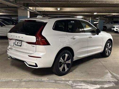 2025 Volvo XC60 Plug-In Hybrid T8 Core