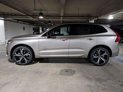 2025 Volvo XC60 B5 Ultra