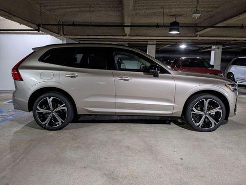 2025 Volvo XC60 B5 Ultra