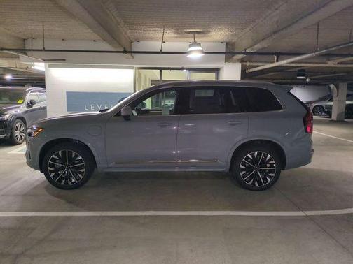 2026 Volvo XC90 Plug-In Hybrid T8 Plus 6-Seater