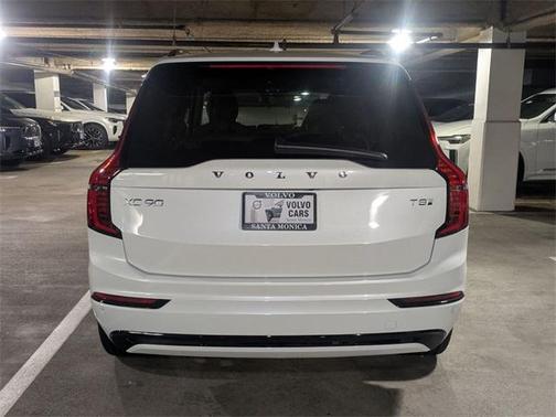 2026 Volvo XC90 Plug-In Hybrid T8 Ultra Dark Theme 7-Seater