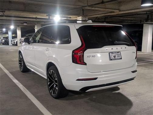 2026 Volvo XC90 Plug-In Hybrid T8 Ultra Dark Theme 7-Seater