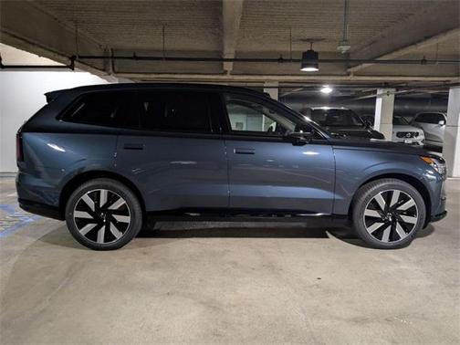 2025 Volvo EX90 Twin Motor Performance Plus 6-Seater