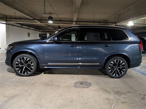 2025 Volvo XC90 Plug-In Hybrid T8 Plus 7-Seater