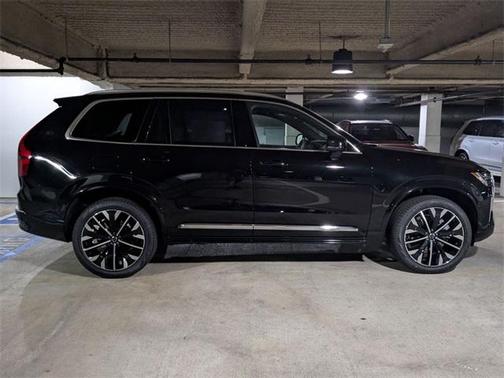 2025 Volvo XC90 B5 Plus 7-Seater