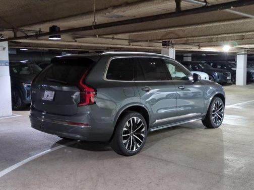 Forest Green 2027 Volvo XC90 B6 Plus 7-Seater