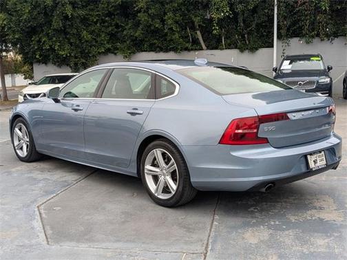 2019 Volvo S90 T5 Momentum