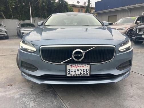 2019 Volvo S90 T5 Momentum