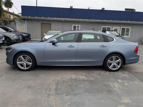 2019 Volvo S90 T5 Momentum