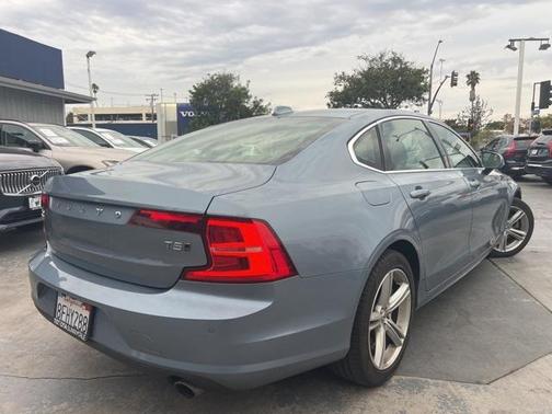 2019 Volvo S90 T5 Momentum