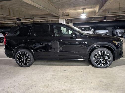 Onyx Black Metallic 2026 Volvo XC90 Plug-In Hybrid T8 Ultra Dark Theme 6-Seater