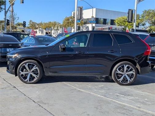 2022 Volvo XC60 Recharge Plug-In Hybrid T8 R-Design