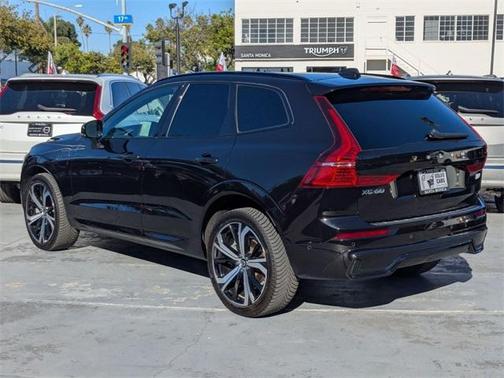 2022 Volvo XC60 Recharge Plug-In Hybrid T8 R-Design