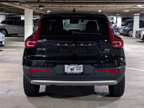 2025 Volvo XC40 B5 Plus Bright Theme