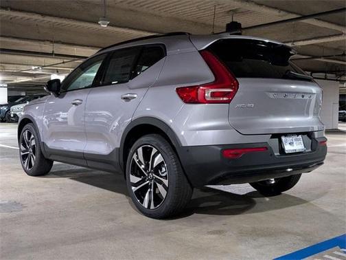 2026 Volvo XC40 B5 Plus