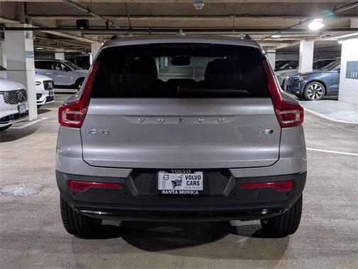 2026 Volvo XC40 B5 Plus