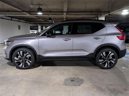 2026 Volvo XC40 B5 Plus