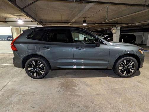 Forest Green 2026 Volvo XC60 B5 Core