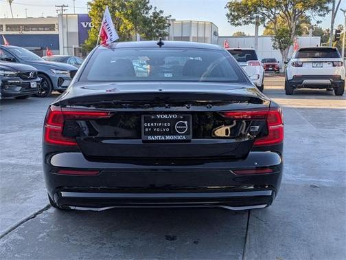 2024 Volvo S60 Recharge Plug-In Hybrid T8 Ultimate Black Edition