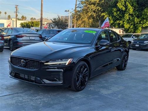 2024 Volvo S60 Recharge Plug-In Hybrid T8 Ultimate Black Edition