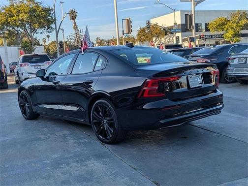 2024 Volvo S60 Recharge Plug-In Hybrid T8 Ultimate Black Edition